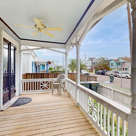 The Beachy & Charming Whale Galveston Exterior foto