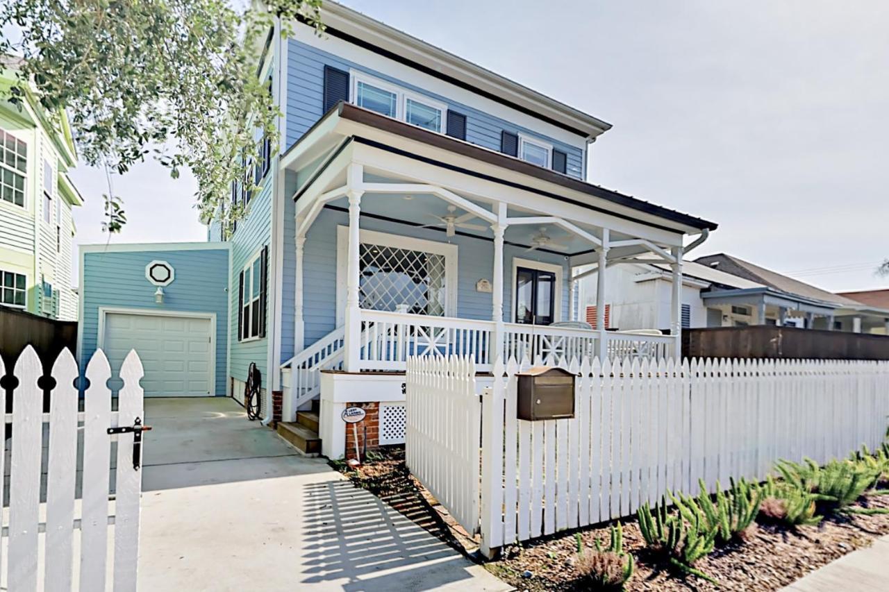 The Beachy & Charming Whale Galveston Exterior foto