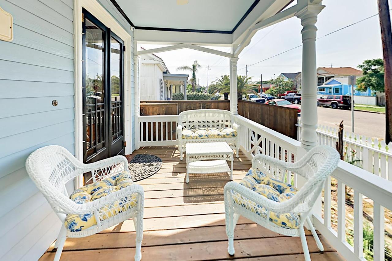 The Beachy & Charming Whale Galveston Exterior foto