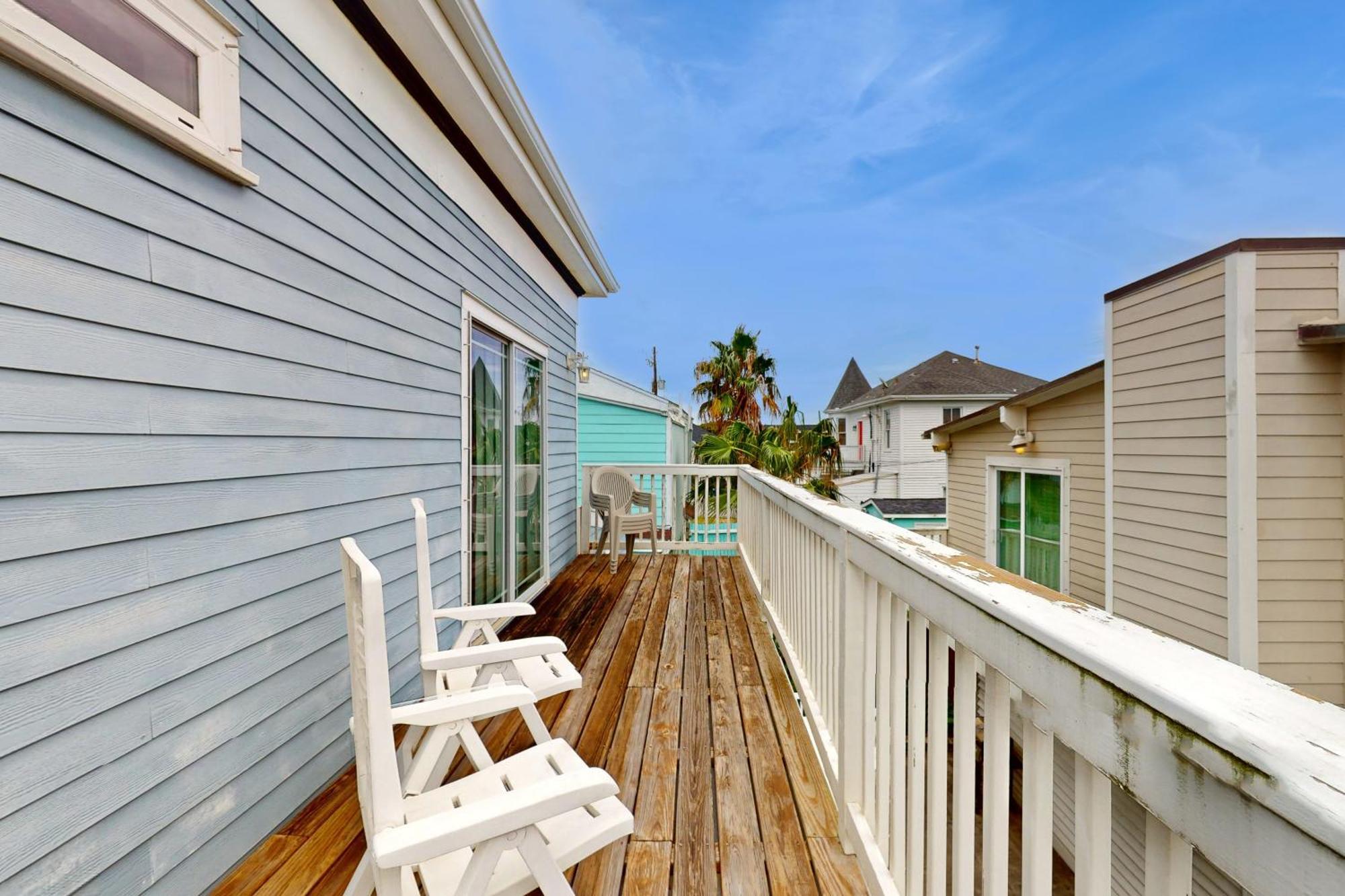 The Beachy & Charming Whale Galveston Exterior foto