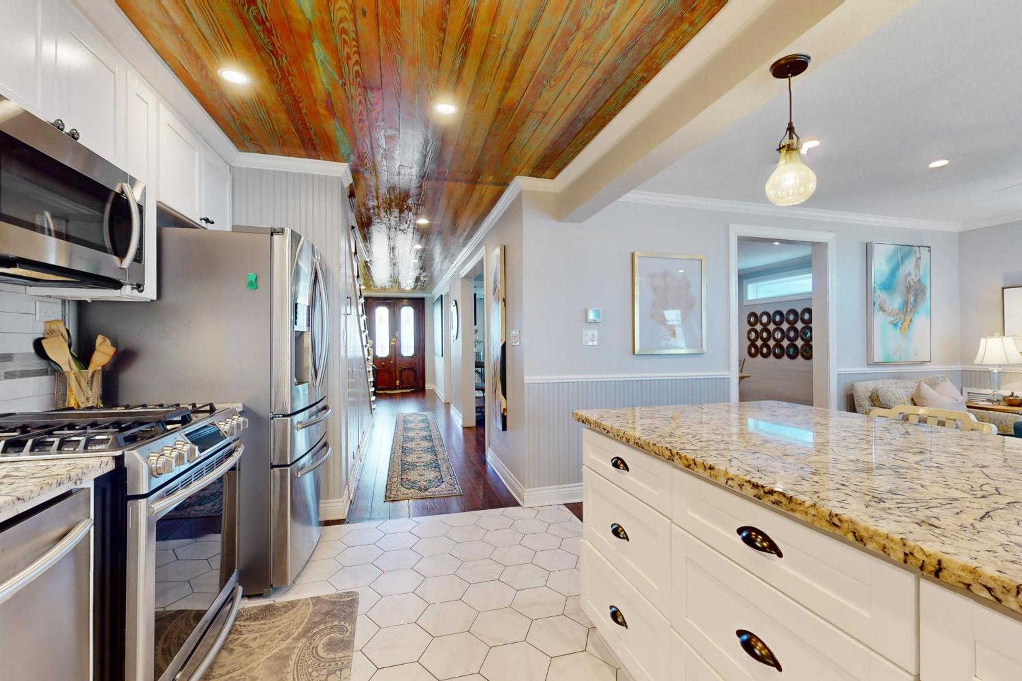 The Beachy & Charming Whale Galveston Quarto foto
