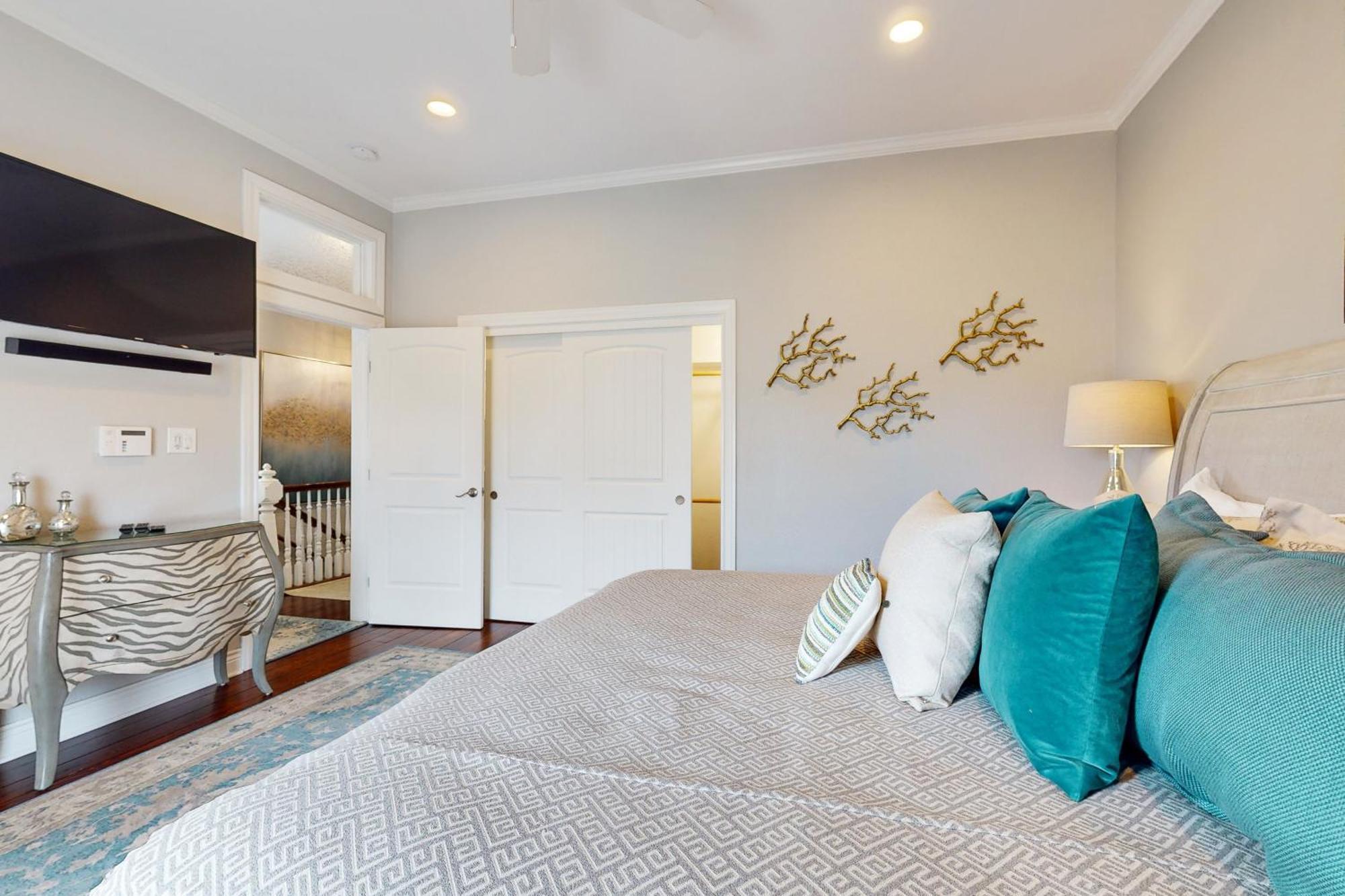 The Beachy & Charming Whale Galveston Quarto foto