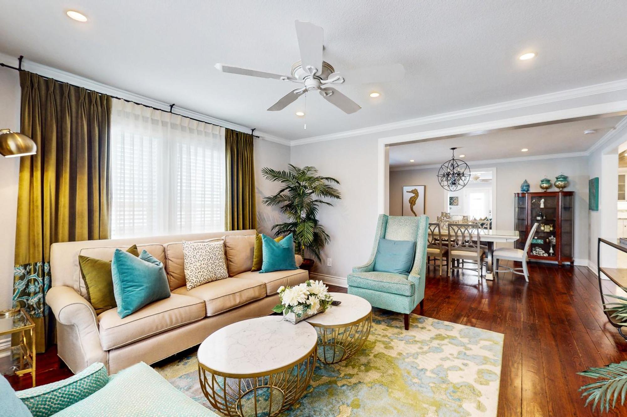 The Beachy & Charming Whale Galveston Quarto foto