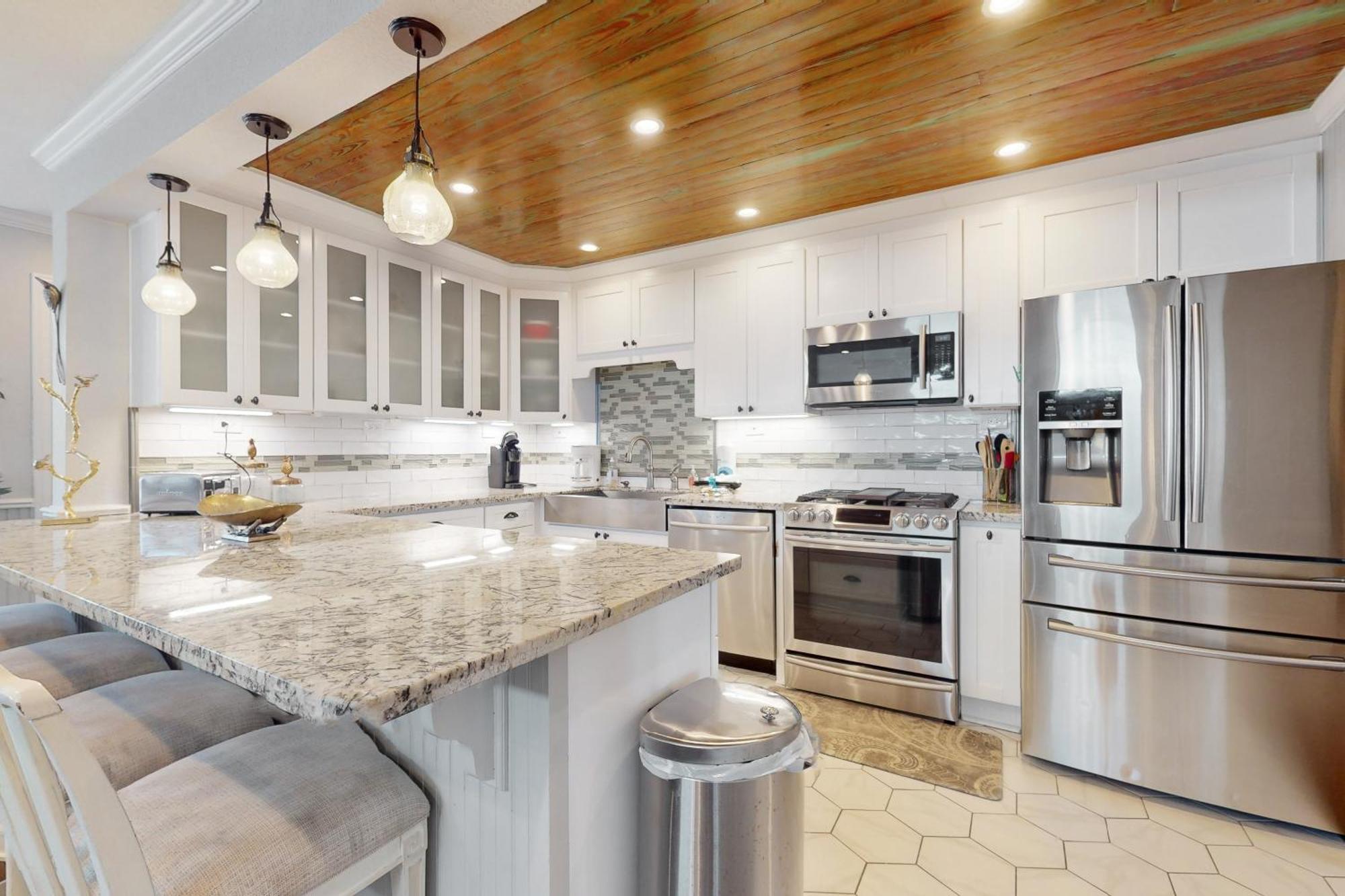 The Beachy & Charming Whale Galveston Quarto foto